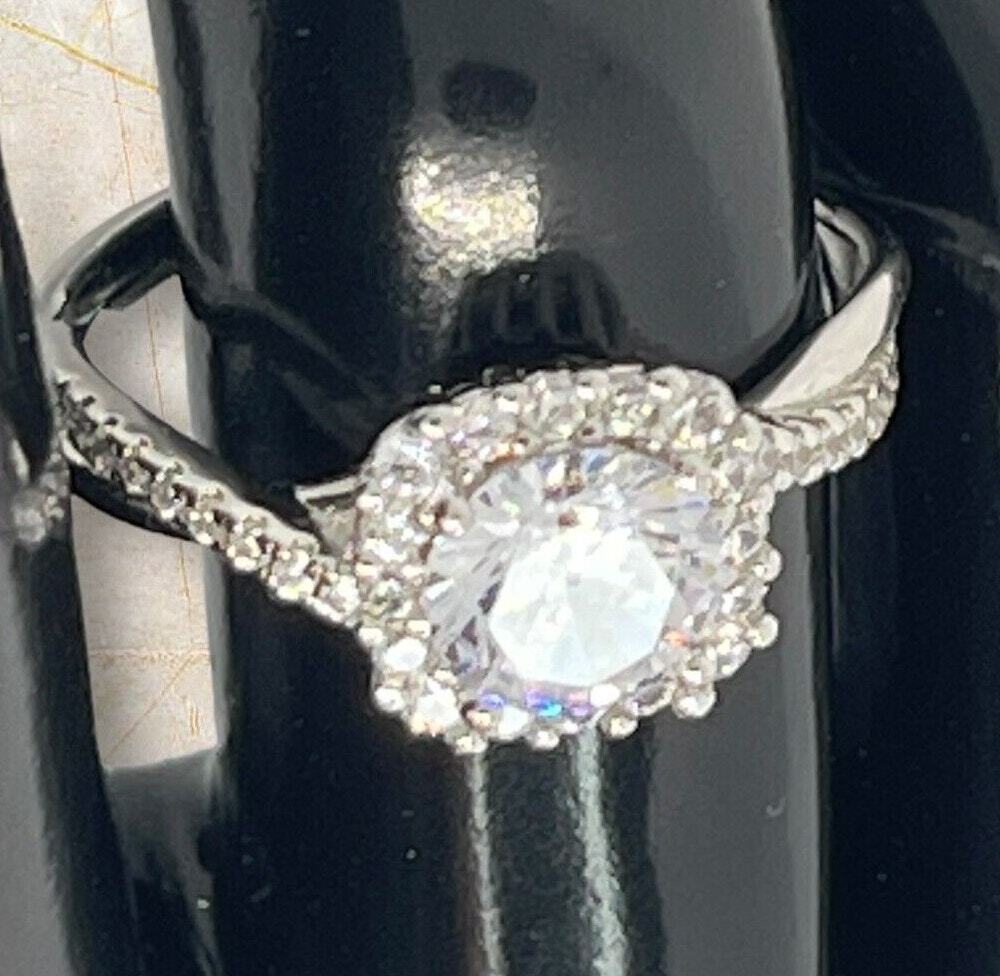 Stunning Halo Sterling Silver Ring CZ (Size 7) Princess Cut Chic Elegant Fashion